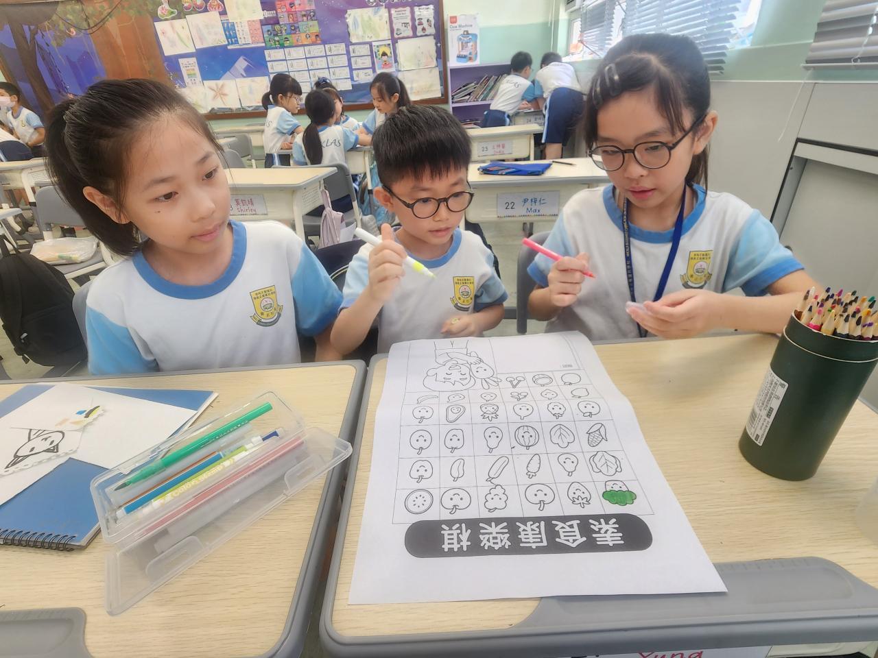 素食康樂棋設計（高年級）：精心構圖，創意無窮。